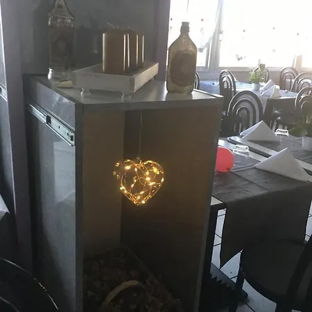 贝拉维斯塔比萨店及旅馆