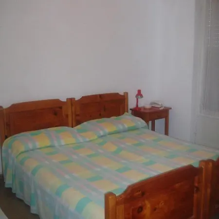 贝拉维斯塔比萨店及旅馆 卡伦诺