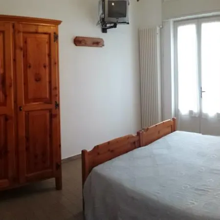 贝拉维斯塔比萨店及旅馆 卡伦诺