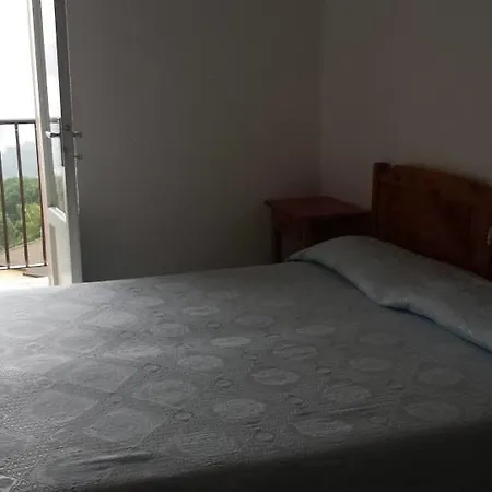 贝拉维斯塔比萨店及旅馆 卡伦诺